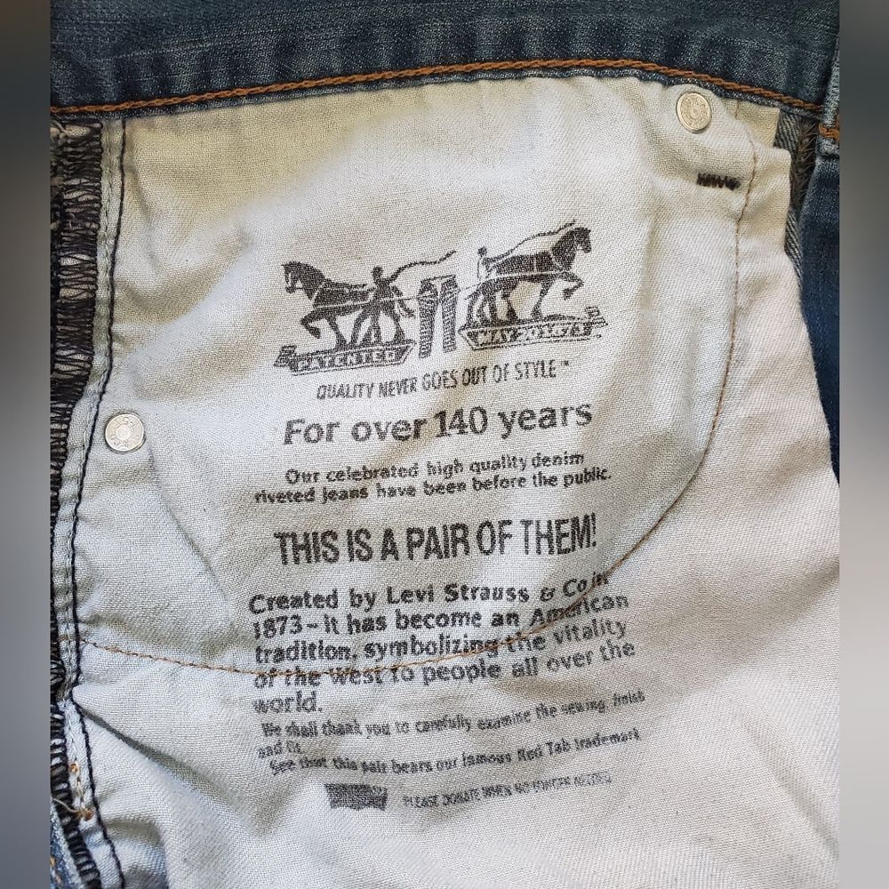 Levi's 505 Regular-Fit Straight Leg Jeans sz 36x28 - Picture 8 of 9